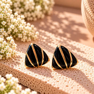 TRIANGULOS DORADOS/NEGROS